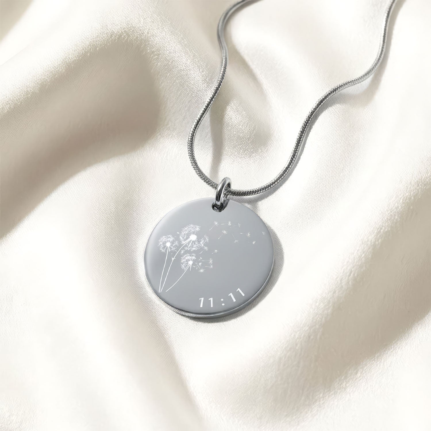 Dandelion Circle Necklace Gold