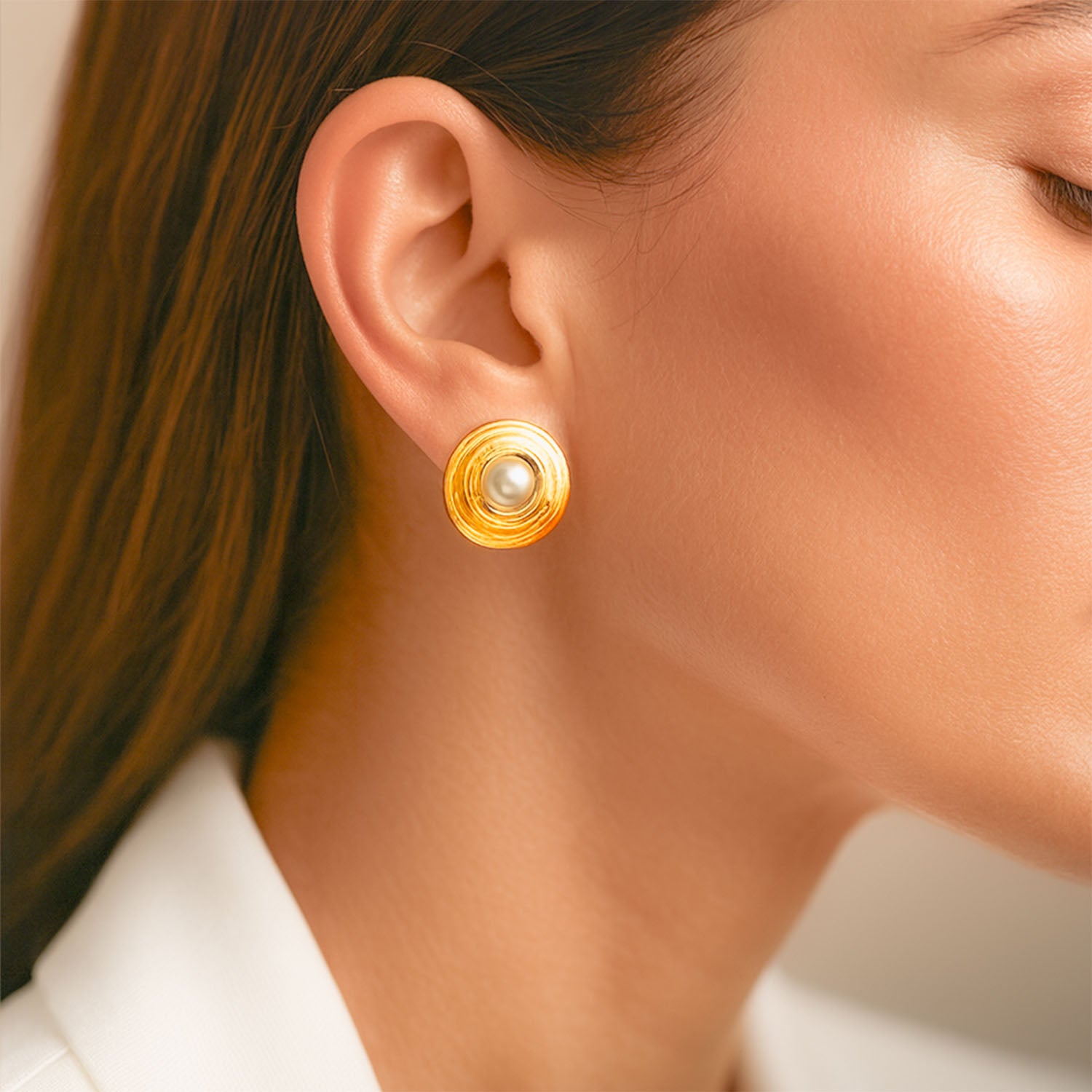 Sia Pearl 18K Gold Stud Earrings