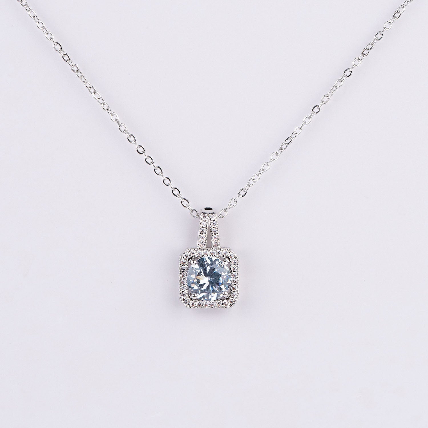 W Premium Jewellery Necklace Radiant Silver