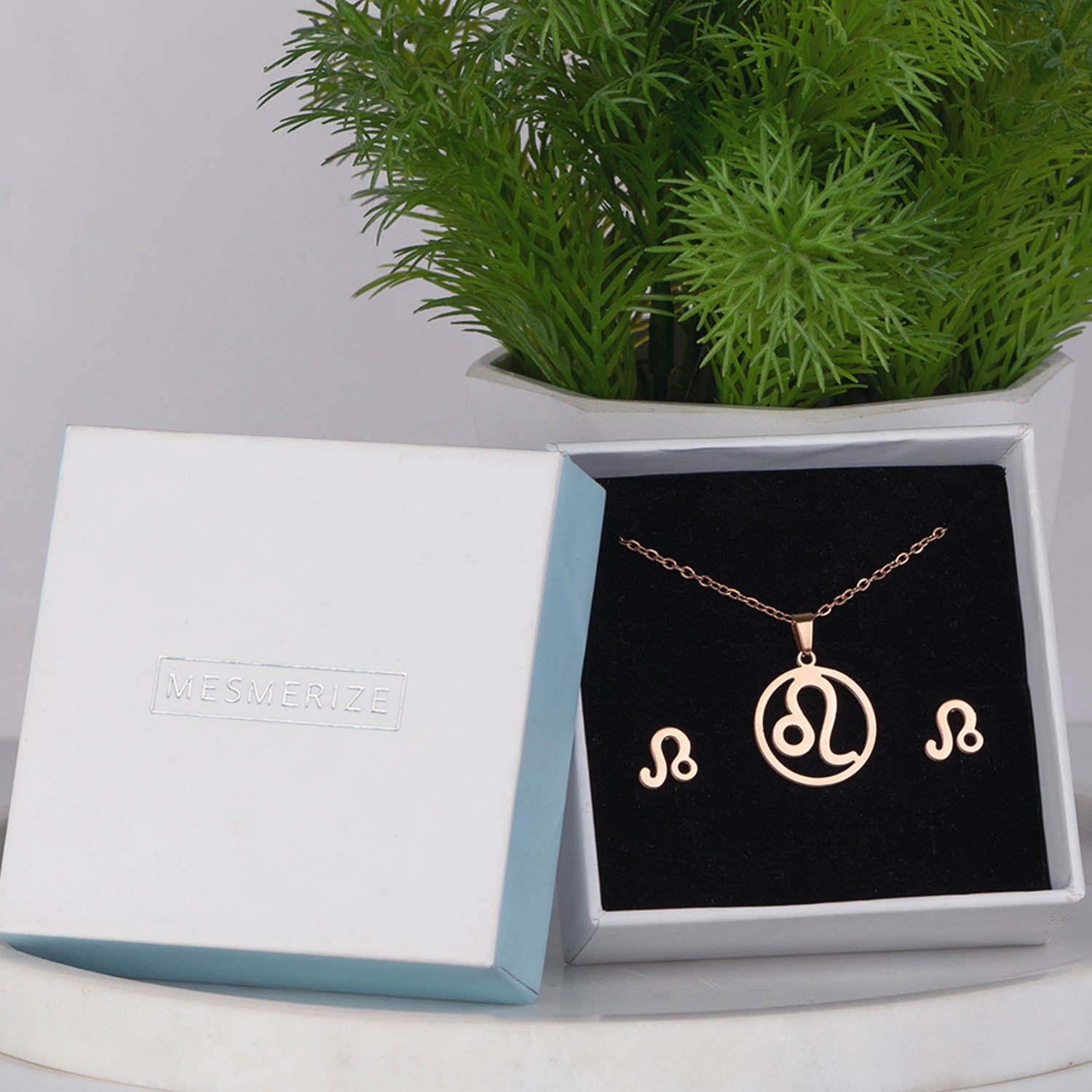 W Premium Jewellery Leo Necklace Earring Set (23 Jul - 23 Aug)