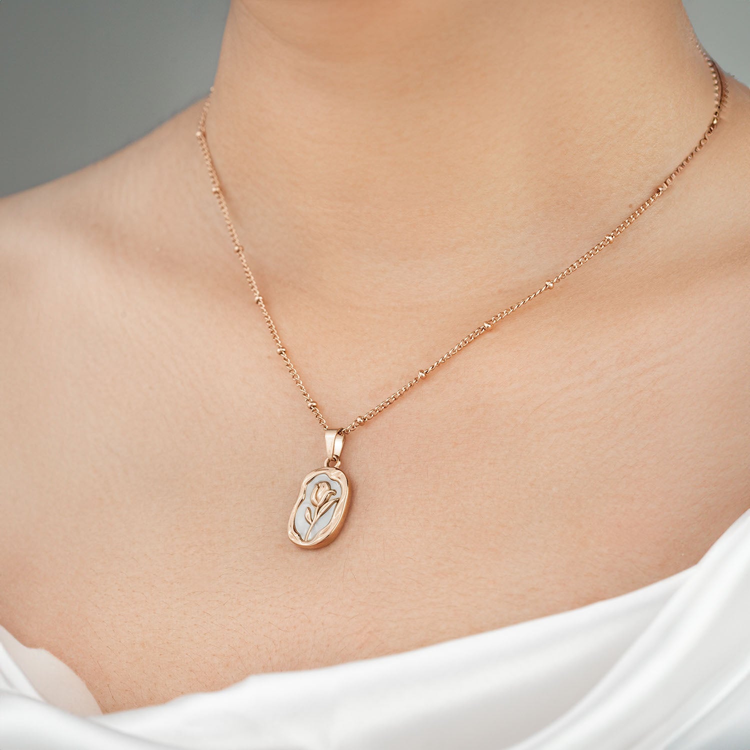 Mi Amor Belle Rose Necklace